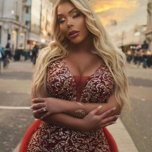Influenciadora trans recusa convite para ser madrinha após ser designada para lado dos padrinhos
